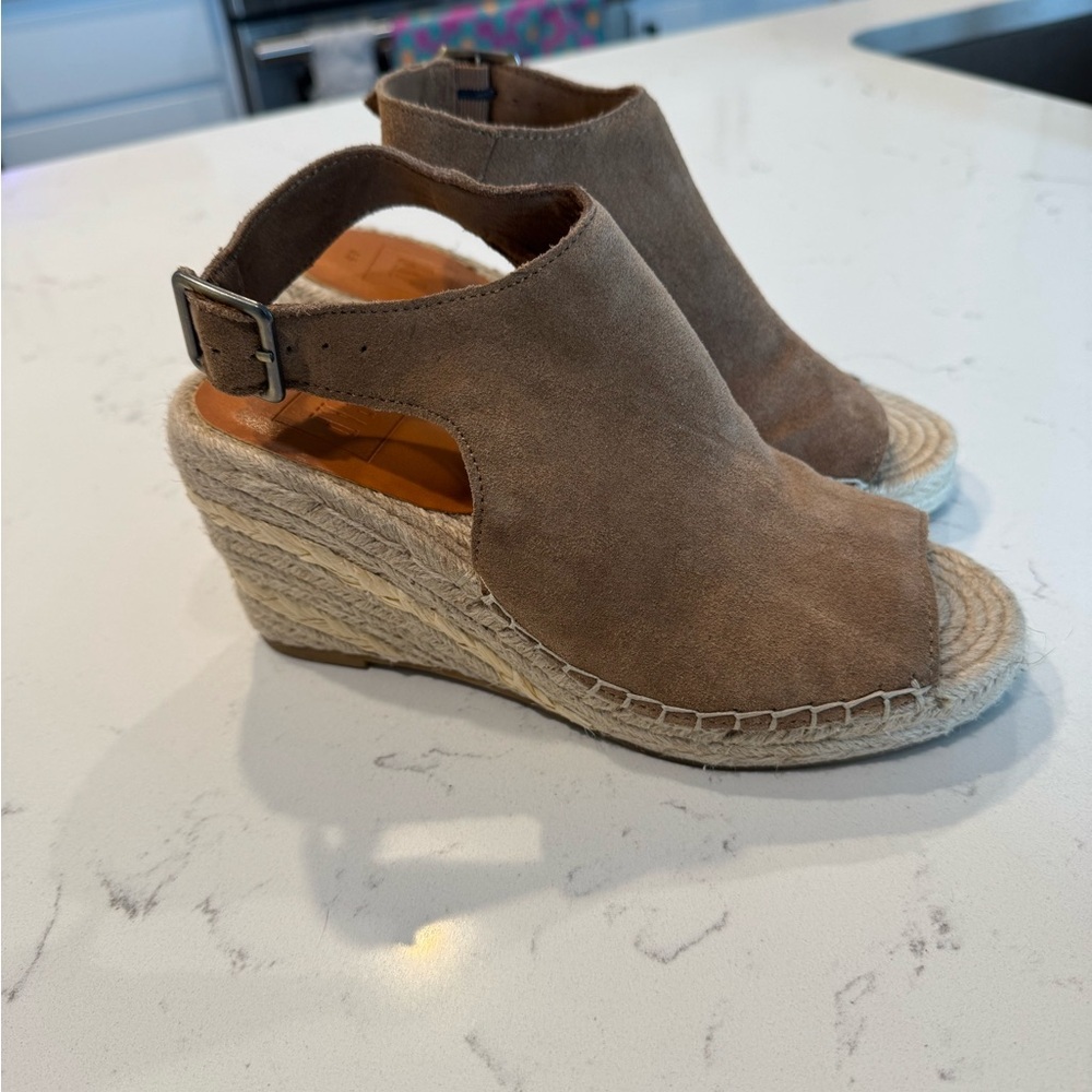 WOMENS GAP SUADE HEELS SIZE 6.5